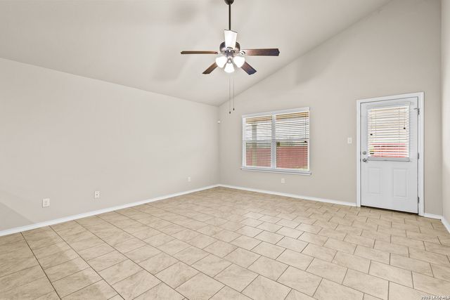 6919 Quantum Loop, San Antonio, TX 78252