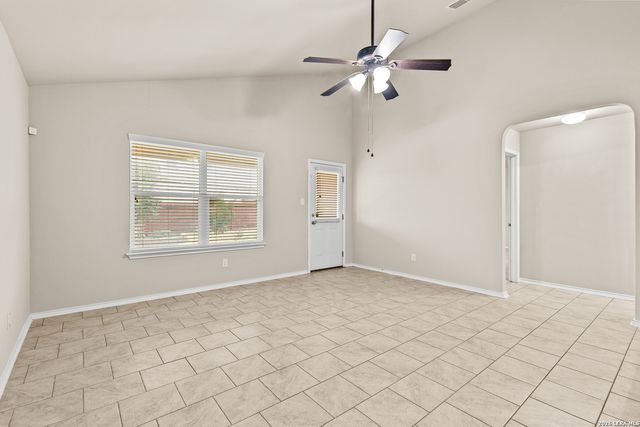 6919 Quantum Loop, San Antonio, TX 78252