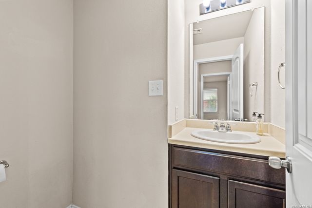 6919 Quantum Loop, San Antonio, TX 78252