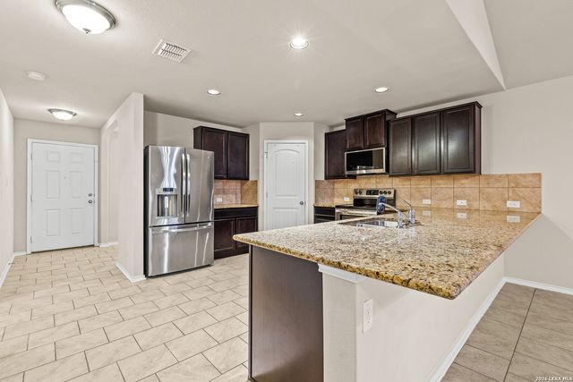 6919 Quantum Loop, San Antonio, TX 78252