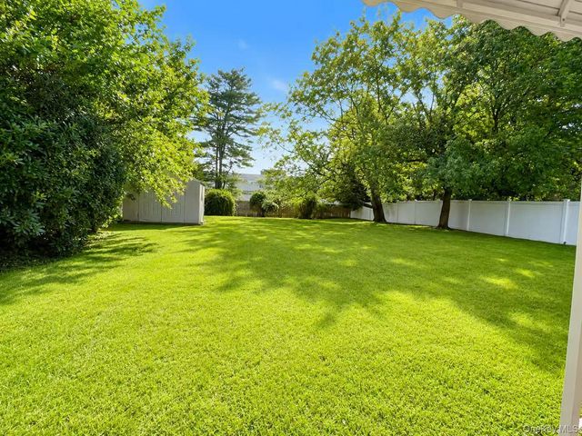 110 Leahy Street, Jericho, NY 11753