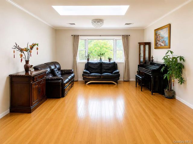 110 Leahy Street, Jericho, NY 11753