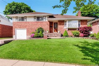 110 Leahy Street, Jericho, NY 11753
