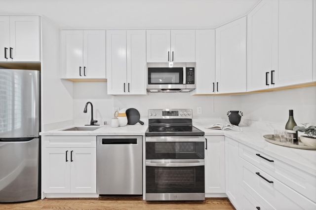 177 N El Camino Real Way 27, San Mateo, CA 94401