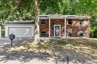 1228 Forest Trails Court, Fenton, MO 63026