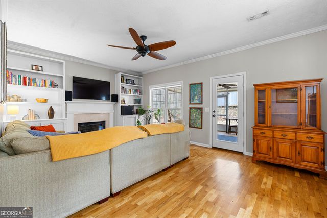 100 Sycamore Way, Sharpsburg, GA 30277