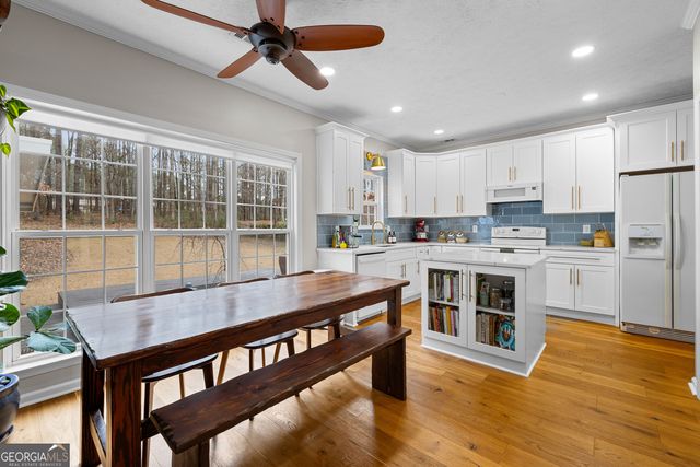 100 Sycamore Way, Sharpsburg, GA 30277