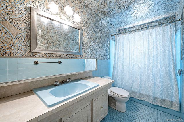 14615 27th Avenue, Flushing, NY 11354