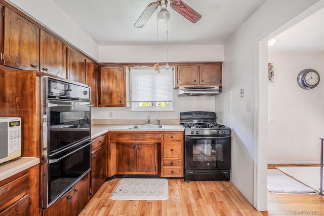 14615 27th Avenue, Flushing, NY 11354