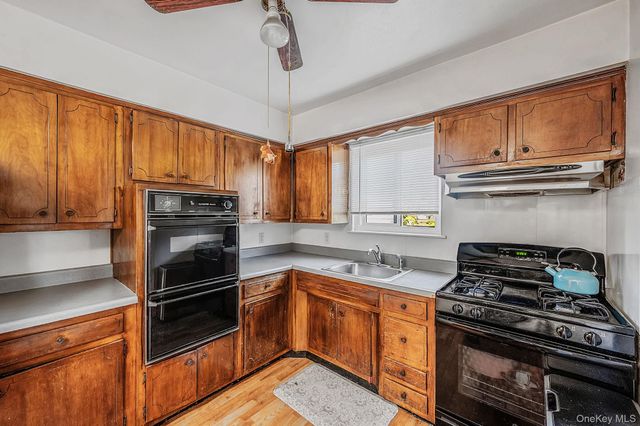 14615 27th Avenue, Flushing, NY 11354