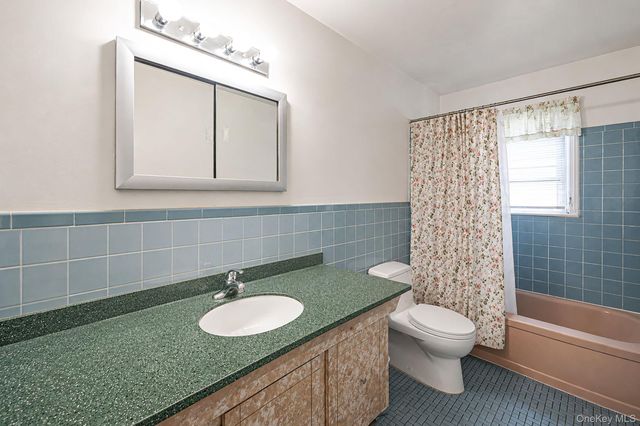 14615 27th Avenue, Flushing, NY 11354
