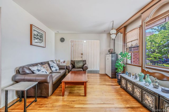 14615 27th Avenue, Flushing, NY 11354