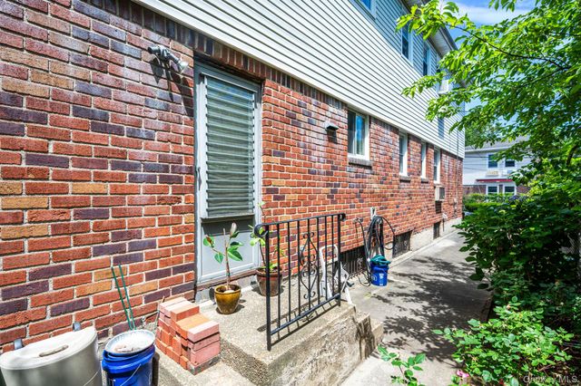 14615 27th Avenue, Flushing, NY 11354