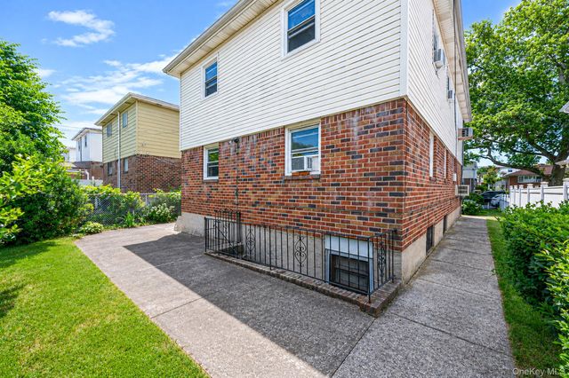 14615 27th Avenue, Flushing, NY 11354