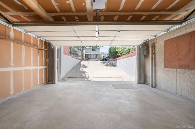 14615 27th Avenue, Flushing, NY 11354