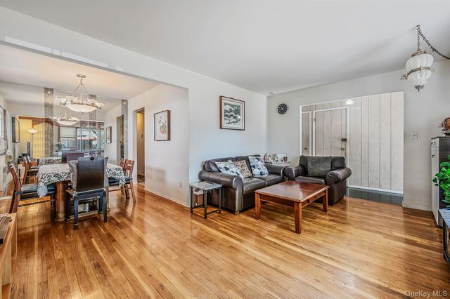 14615 27th Avenue, Flushing, NY 11354