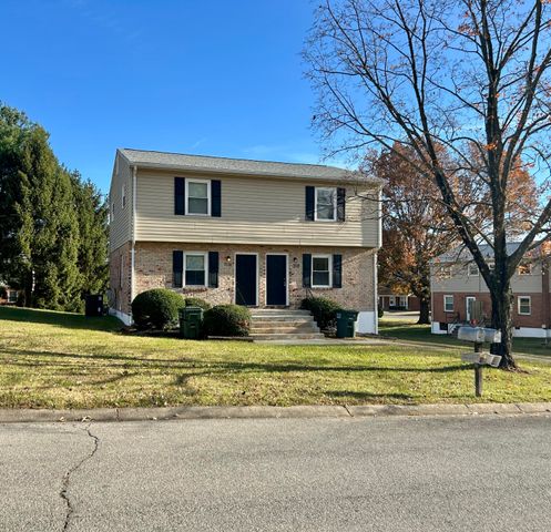 913 Page St, Salem, VA 24153