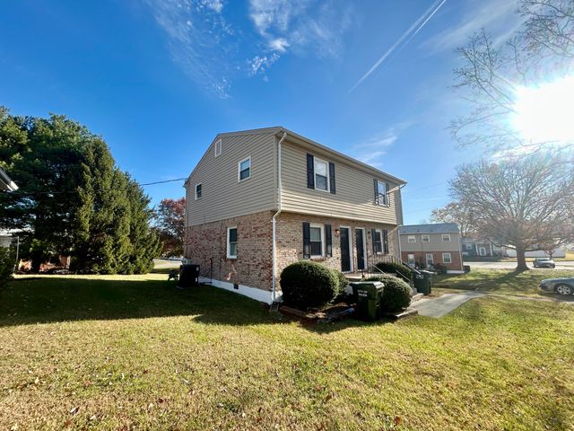 913 Page St, Salem, VA 24153