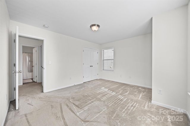 2811 Berry Creek Road, Charlotte, NC 28214