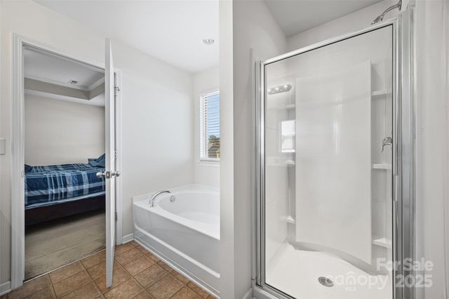 2811 Berry Creek Road, Charlotte, NC 28214