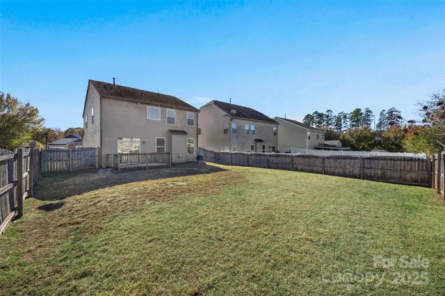 2811 Berry Creek Road, Charlotte, NC 28214