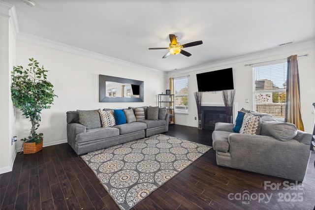 2811 Berry Creek Road, Charlotte, NC 28214