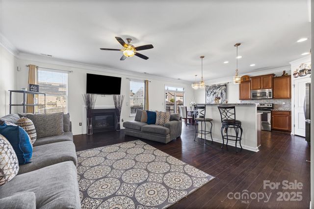 2811 Berry Creek Road, Charlotte, NC 28214