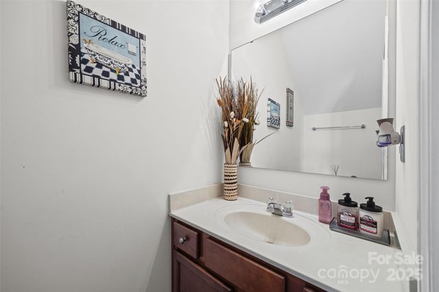 2811 Berry Creek Road, Charlotte, NC 28214