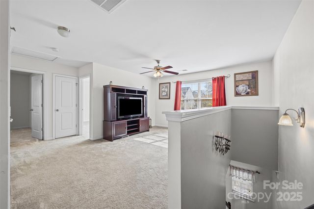 2811 Berry Creek Road, Charlotte, NC 28214