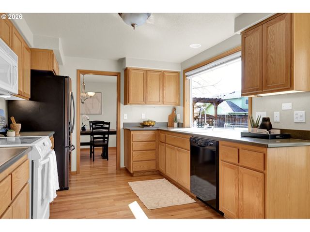 3240 CINDY St, Eugene, OR 97404