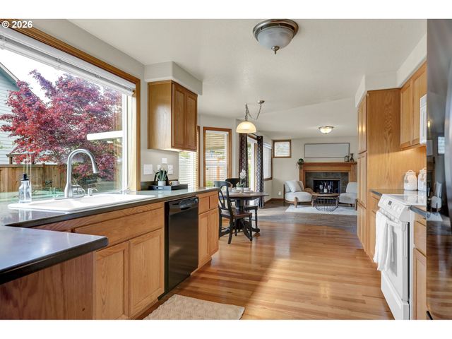 3240 CINDY St, Eugene, OR 97404