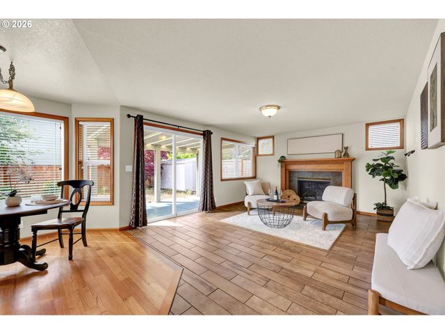 3240 CINDY St, Eugene, OR 97404