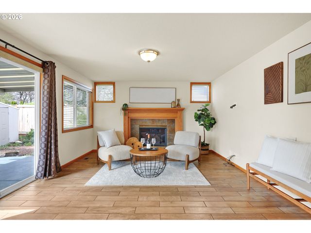 3240 CINDY St, Eugene, OR 97404