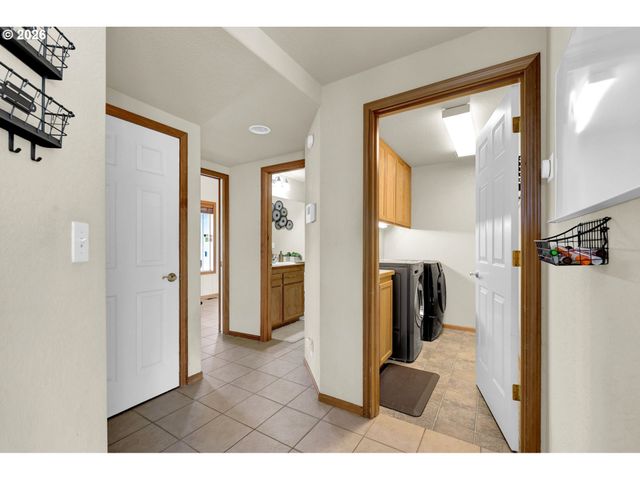 3240 CINDY St, Eugene, OR 97404