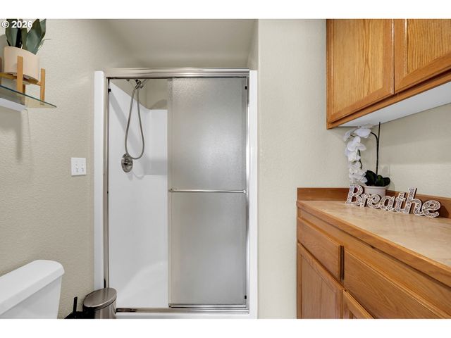 3240 CINDY St, Eugene, OR 97404