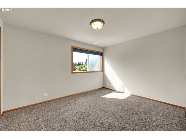 3240 CINDY St, Eugene, OR 97404