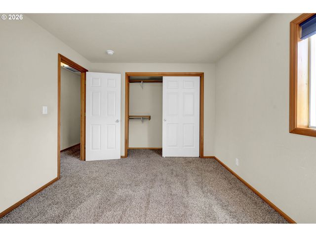 3240 CINDY St, Eugene, OR 97404