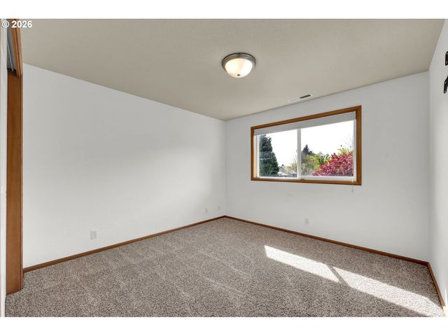 3240 CINDY St, Eugene, OR 97404