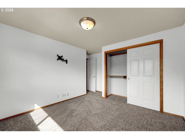 3240 CINDY St, Eugene, OR 97404