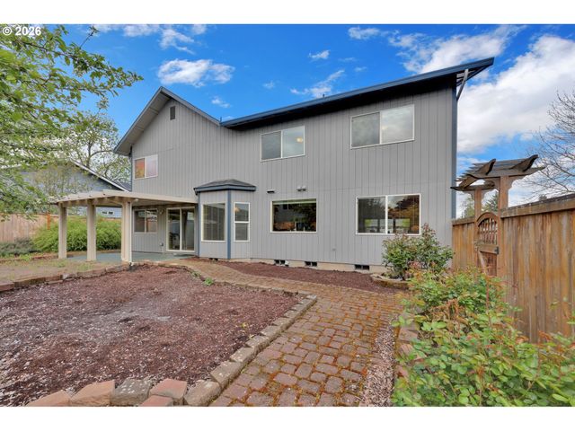 3240 CINDY St, Eugene, OR 97404