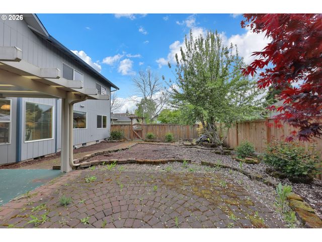 3240 CINDY St, Eugene, OR 97404