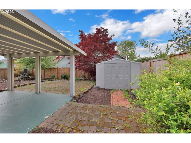 3240 CINDY St, Eugene, OR 97404