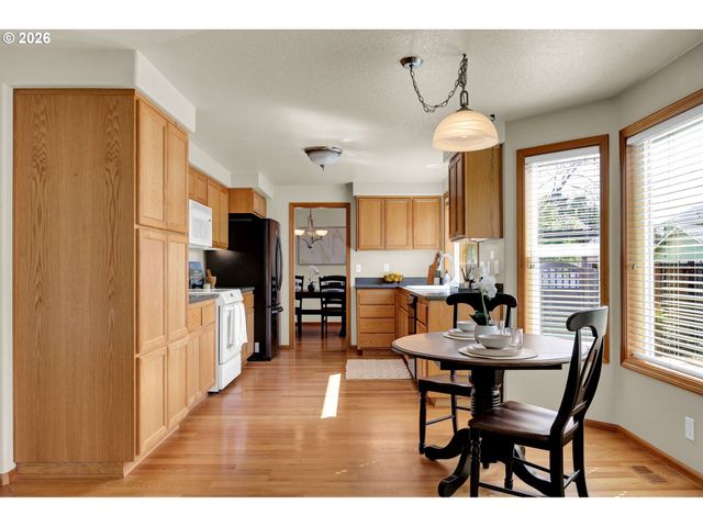 3240 CINDY St, Eugene, OR 97404