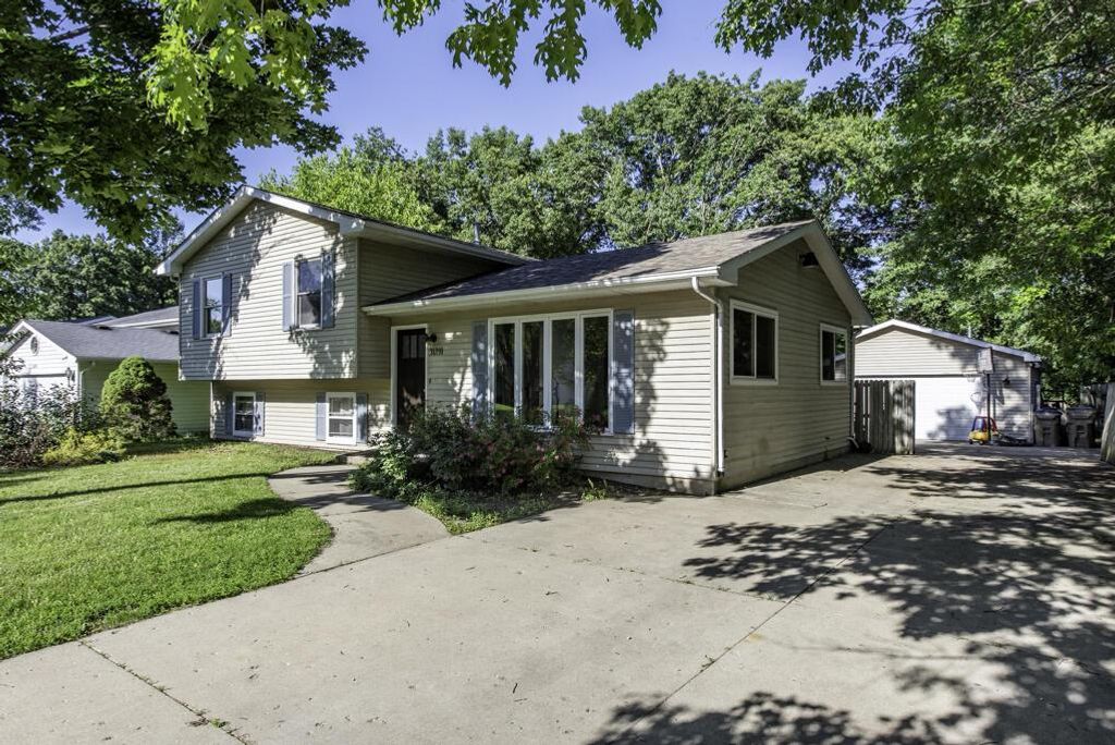 11211 8th AVENUE, Pleasant Prairie, WI 53158