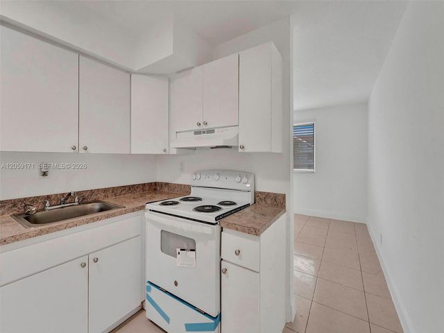 14190 W Dixie Hwy 1, North Miami, FL 33161
