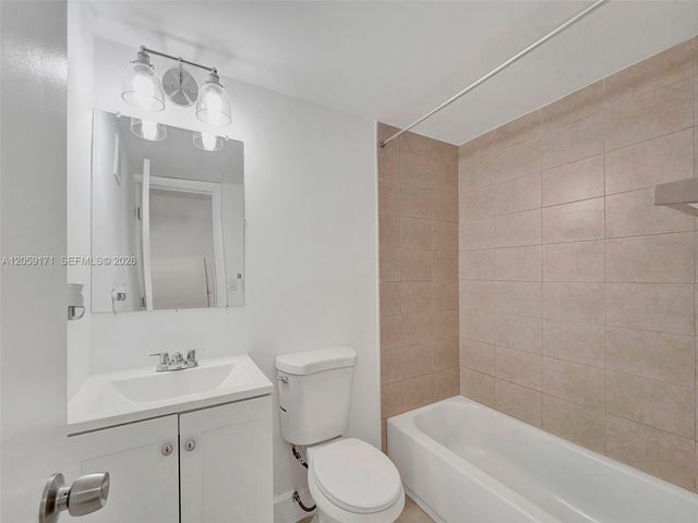 14190 W Dixie Hwy 1, North Miami, FL 33161