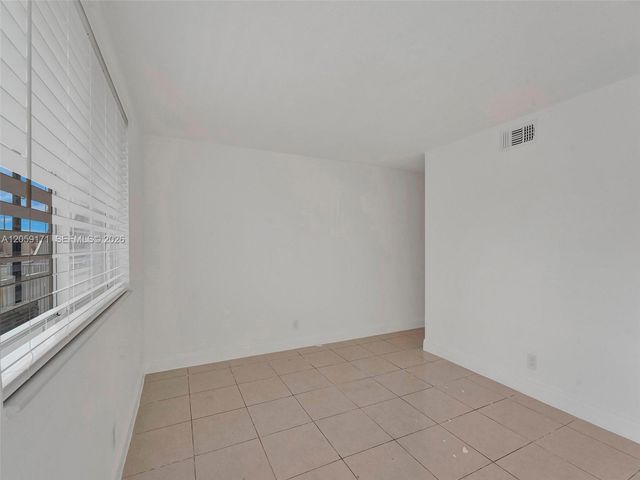 14190 W Dixie Hwy 1, North Miami, FL 33161
