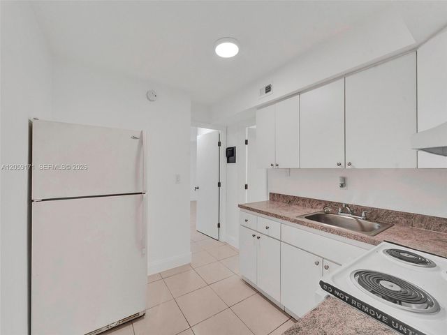 14190 W Dixie Hwy 1, North Miami, FL 33161