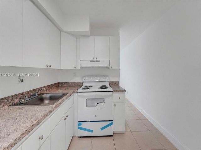 14190 W Dixie Hwy 1, North Miami, FL 33161