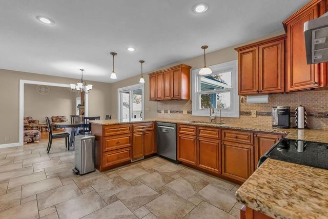 2100 NE 85th Road, St Joseph, MO 64507